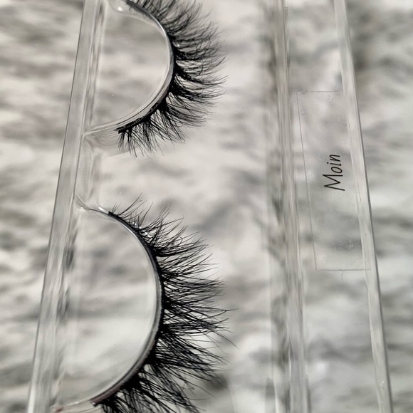 "Moin" || Lashful Lengths Luxury Mink Eyelashes - Picture 3 of 6